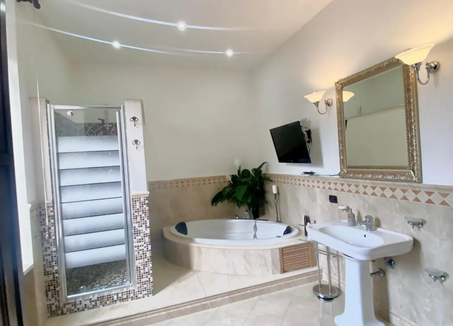 Casa Intera Con Terrazzo Appartement Napels