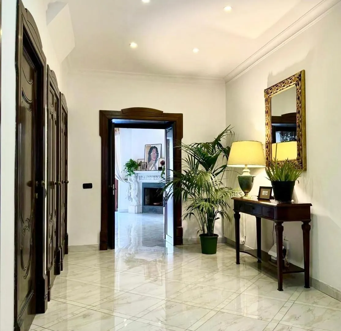 Casa Intera Con Terrazzo Daire Napoli