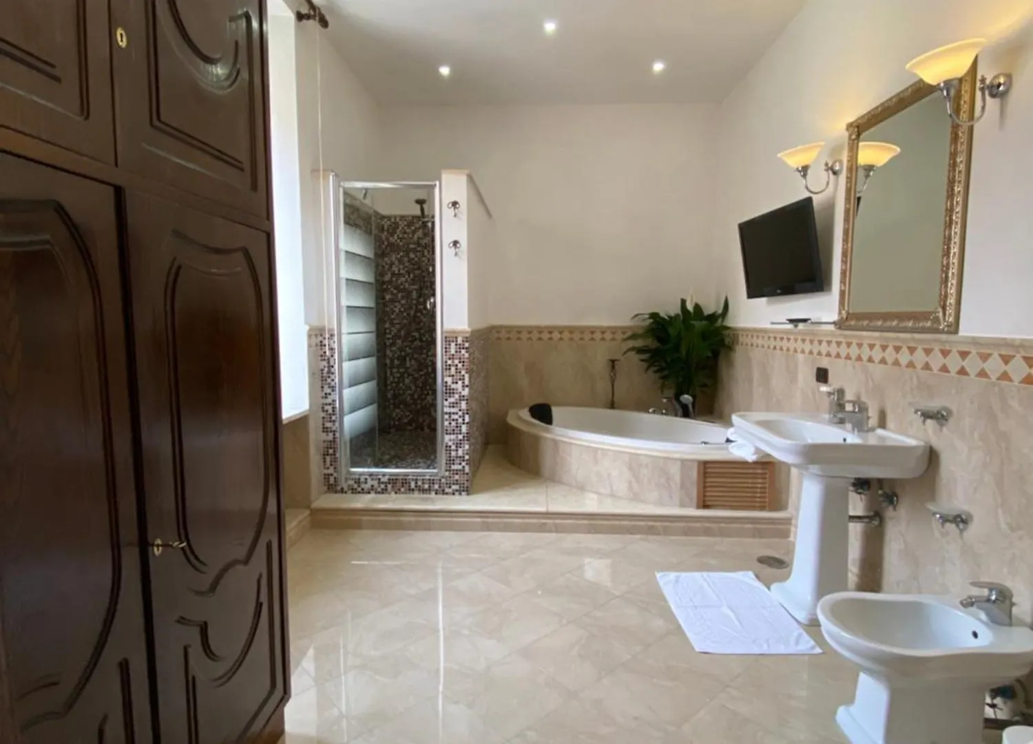 Casa Intera Con Terrazzo Apartment Naples Italy